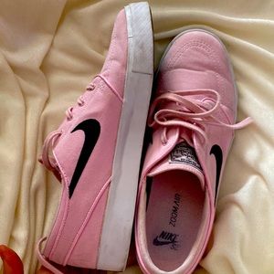 Nike pink Stefan Janoski size9.5 mens
